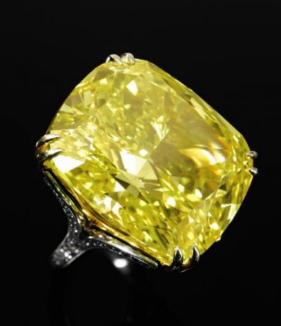 Un diamant galben a fost vândut cu o sumă record la o licitaţie